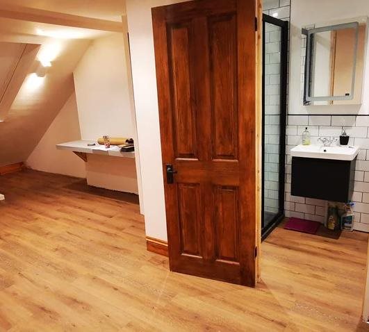 Refurbishing an outdated loft conversion image